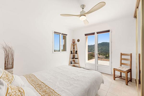 Maison de 7 pièces (210 m²) à vendre aux ADRETS DE L ESTEREL