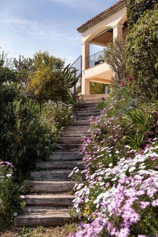 Maison de 7 pièces (210 m²) à vendre aux ADRETS DE L ESTEREL