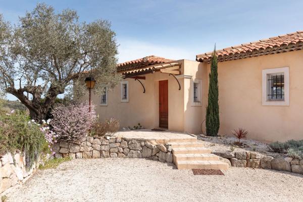 Maison de 7 pièces (210 m²) à vendre aux ADRETS DE L ESTEREL
