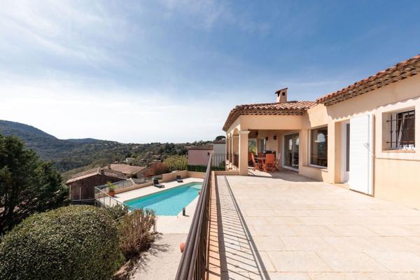 Maison de 7 pièces (210 m²) à vendre aux ADRETS DE L ESTEREL