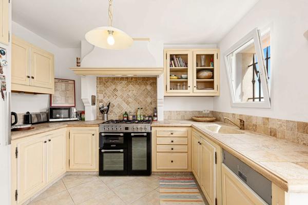 Maison de 7 pièces (210 m²) à vendre aux ADRETS DE L ESTEREL