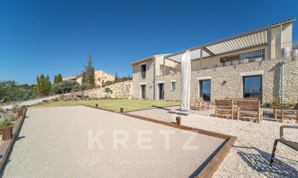Luberon- Mas provençale neuf avec vue panoramique entre Gordes et Roussillon.