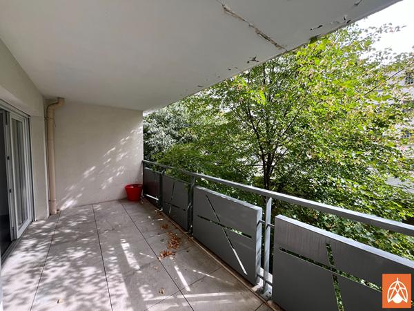 Salon De Provence - Appartement 3 pièces, balcon, ascenseur et garage double Salon de provence