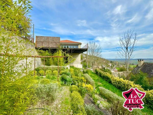 Ensemble Immobilier dans l'un des plus beaux villages de France Penne-d'Agenais (47140)