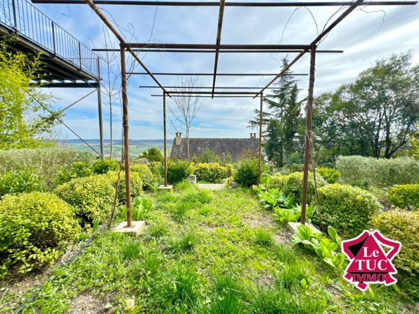 Ensemble Immobilier dans l'un des plus beaux villages de France Penne-d'Agenais (47140)