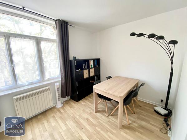 Appartement à louer 3 pièces 53.97m² Lille (59000)
