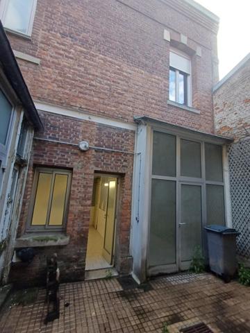 Ancien local pro (médical) 215 m² – Immeuble à fort potentiel de transformation en logements – Centre-ville