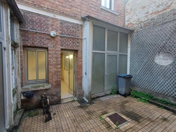 Ancien local pro (médical) 215 m² – Immeuble à fort potentiel de transformation en logements – Centre-ville