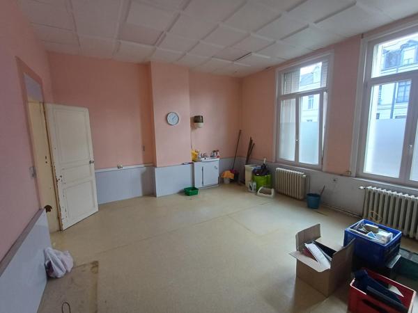 Ancien local pro (médical) 215 m² – Immeuble à fort potentiel de transformation en logements – Centre-ville