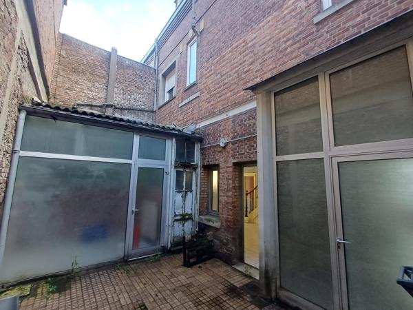 Ancien local pro (médical) 215 m² – Immeuble à fort potentiel de transformation en logements – Centre-ville