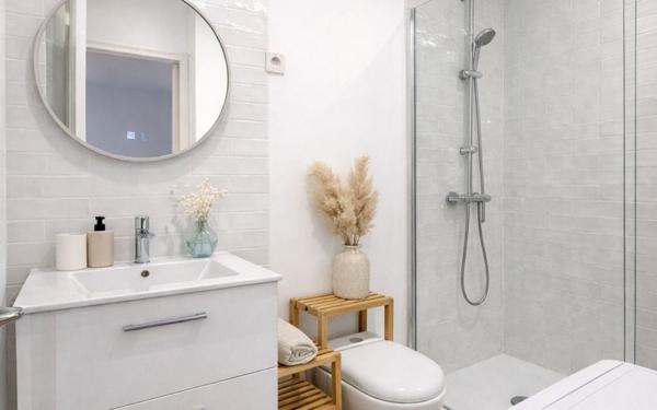 Appartement à vendre    3 pièces • 45,20 m2 Marseille 4