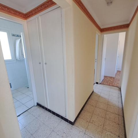 A VENDRE LAVELANET 2 APPARTEMENTS + 2 GARAGES + 2 JARDINS