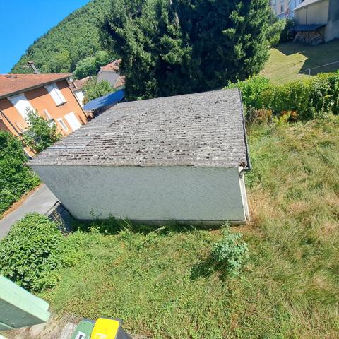 A VENDRE LAVELANET 2 APPARTEMENTS + 2 GARAGES + 2 JARDINS
