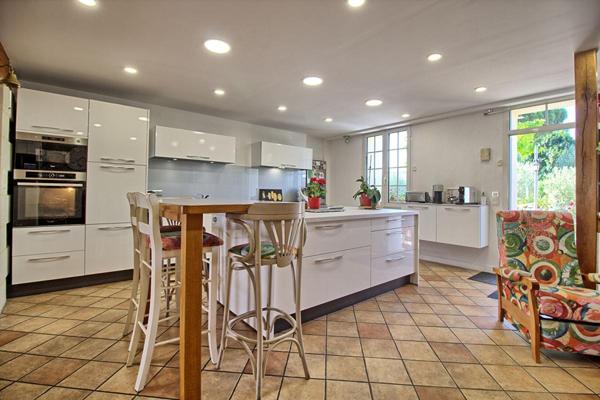 Ensemble immobilier idéal GITES MAISON D'HÔTES 411 m2