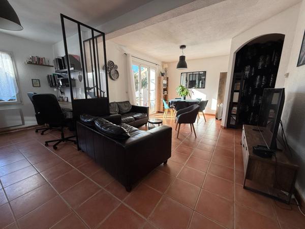 VILLA T5 DE 2003 – 3 CHAMBRES + BUREAU – BRIGNOLES – LOTISSEMENT CALME PROCHE COMMODITÉS