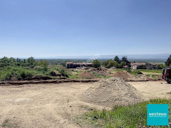 Civens, nouveau lotissement de nombreux terrains de 550 à 779 m2, vue dégagée