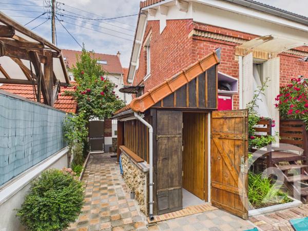 Maison à vendre  5 pièces - 121,20 m 2   TRAPPES  - 78