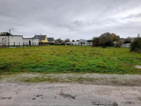 A saisir! Terrain constructible en bourg de Bains sur Oust