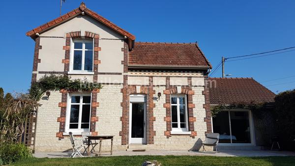 Maison de type 1930 exposée sud / 4 chambres / garage.