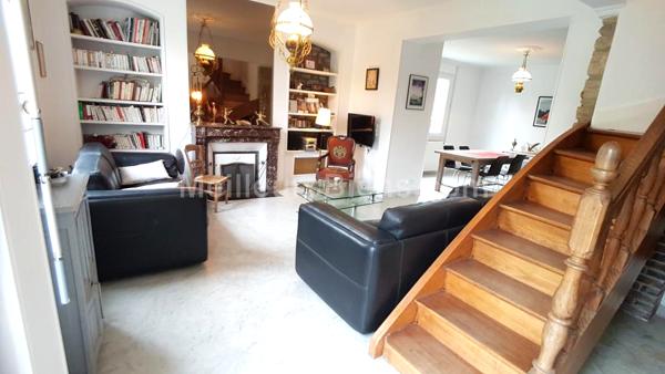 Maison de type 1930 exposée sud / 4 chambres / garage.