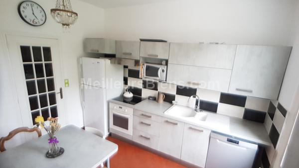 Maison de type 1930 exposée sud / 4 chambres / garage.