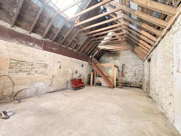 Grange 140 400 € Douarnenez 1 pièce 120 m² DPE