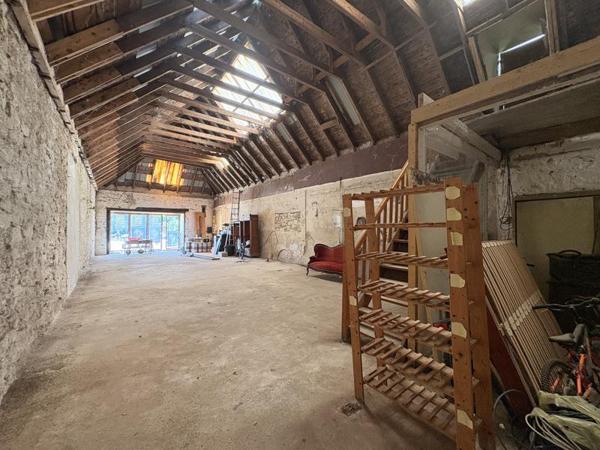 Grange 140 400 € Douarnenez 1 pièce 120 m² DPE