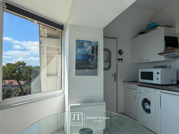 Appartement
                                                                                                                                                                                                                                                                                                                        3 pièce(s)                                                                                                                                                                                                          2 chambre(s)                                                                                                                                                                                                          40  m²