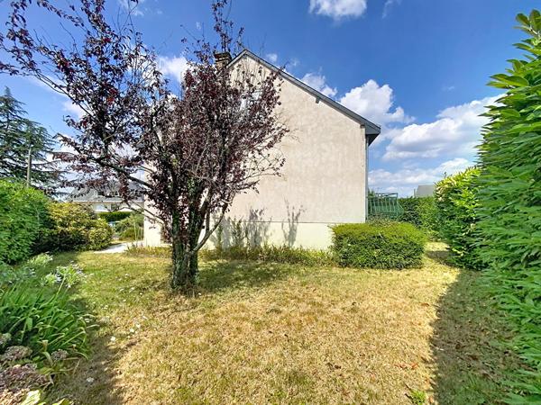 Maison Saint Jean De Linieres 5 pièce(s) 131 m2