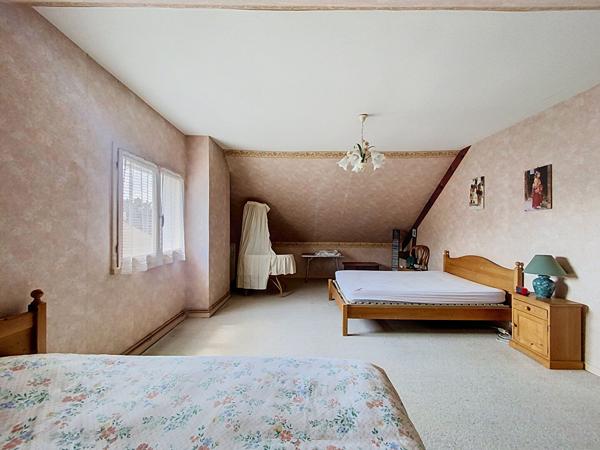Maison Saint Jean De Linieres 5 pièce(s) 131 m2