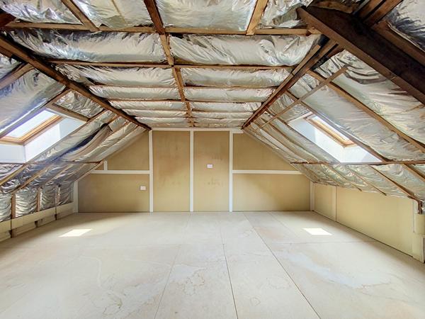 Maison Saint Jean De Linieres 5 pièce(s) 131 m2