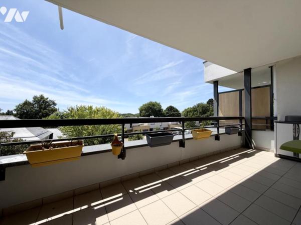 T3 TRAVERSANT 69m² | TERRASSE | STATIONNEMENT PRIVATIF