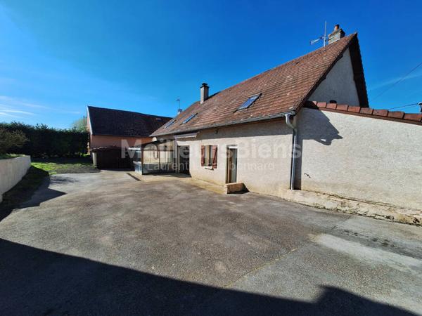 Vente interactive maison individuelle de 7 pièces, située à Saint-Vivant Biarne,🏡🌳