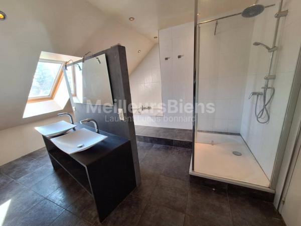 Vente interactive maison individuelle de 7 pièces, située à Saint-Vivant Biarne,🏡🌳