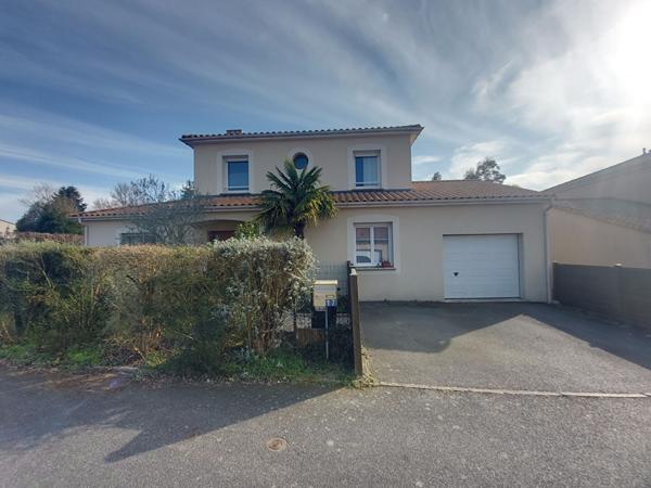 A vendre- A pieds des commodités- Maison Le Loroux Bottereau - Surface 130 m²