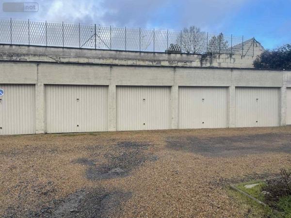 Garage - Parking à vendre à Saumur dans le Maine-et-Loire (49400), ref : 49075-772