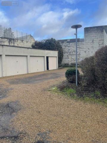 Garage - Parking à vendre à Saumur dans le Maine-et-Loire (49400), ref : 49075-772