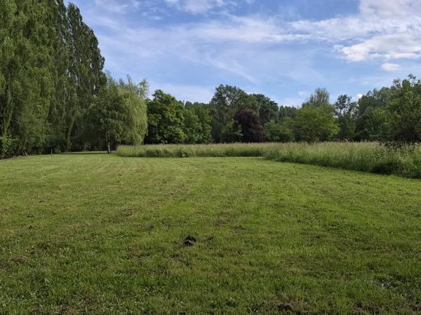 Terrain de Loisirs en bord de rivière