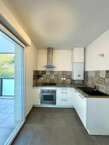 Fréjus plage- nouveau ! appartement récent 2 pièces à pied de la mer- parking (boxable !)-terrasse 11m2