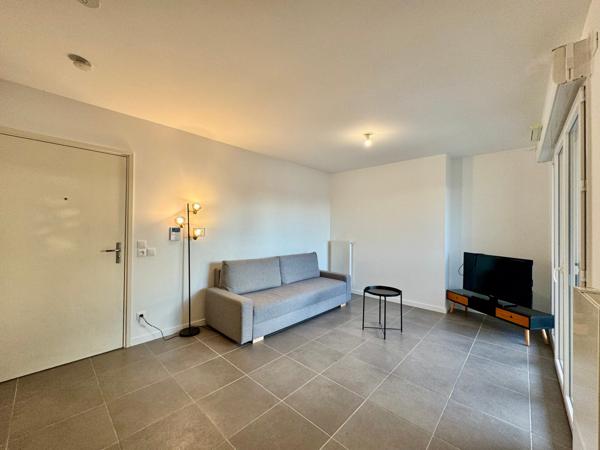 Fréjus plage- nouveau ! appartement récent 2 pièces à pied de la mer- parking (boxable !)-terrasse 11m2