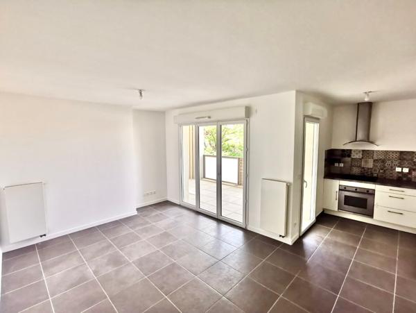 Fréjus plage- nouveau ! appartement récent 2 pièces à pied de la mer- parking (boxable !)-terrasse 11m2