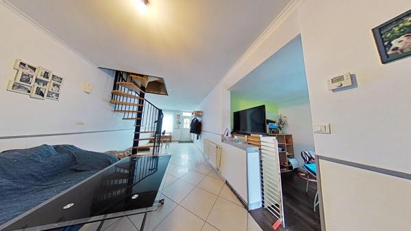 Maison 2 chambres avec garage et un jardin