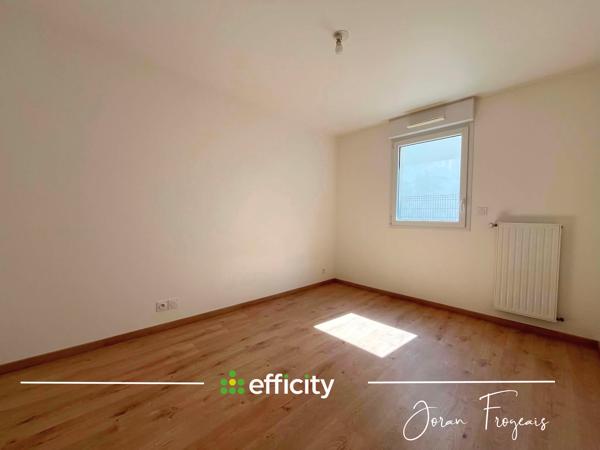 Appartement
         3 pièces
        - 63 m² 208 000 € *