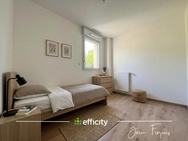 Appartement
         3 pièces
        - 63 m² 208 000 € *