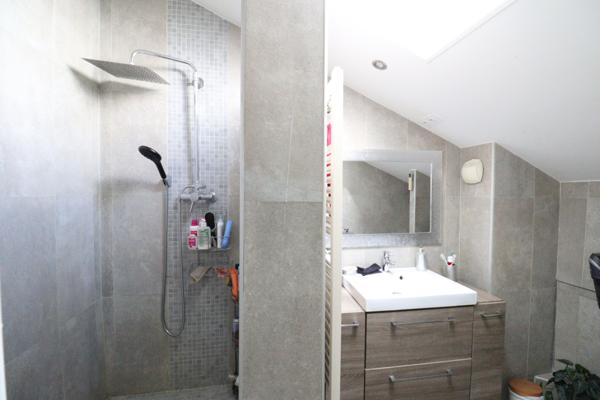 Le Pont-de-Claix (38800) LE PONT DE CLAIX MAISON MITOYENNE AU CALME SANS VIS A VIS