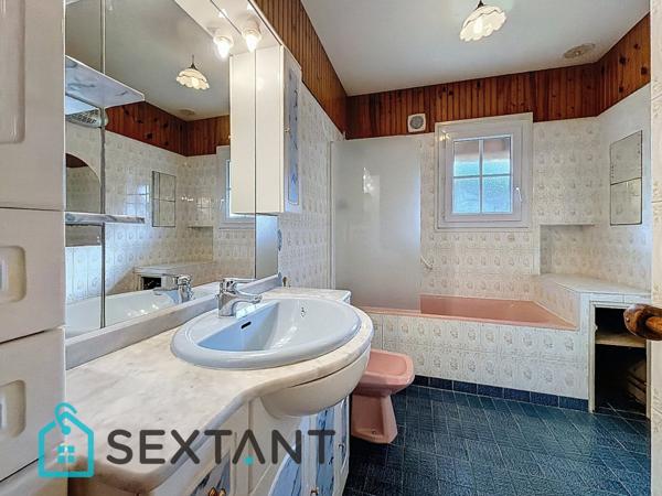 Chaumière dans les boucles de la Seine