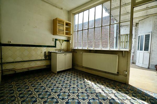 T2 AVEC POTENTIEL T3, LUMINEUX / BELLE TERRASSE / MATÉRIAUX D'ORIGINE , Lille