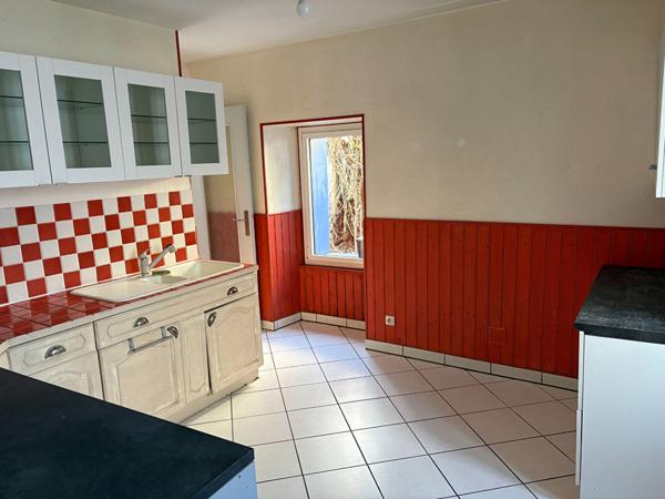 Maison à vendre à Bressuire - 5 pièces, 3 chambres 127m² avec jardin de ville