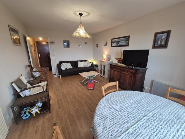 Appartement
                                                                                                                                                                                                                                                                                                                        2 pièce(s)                                                                                                                                                                                                          1 chambre(s)                                                                                                                                                                                                          53.82  m²