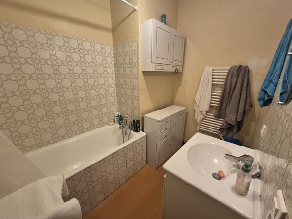 Appartement
                                                                                                                                                                                                                                                                                                                        2 pièce(s)                                                                                                                                                                                                          1 chambre(s)                                                                                                                                                                                                          53.82  m²